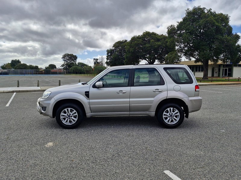 ford escape 991320 009