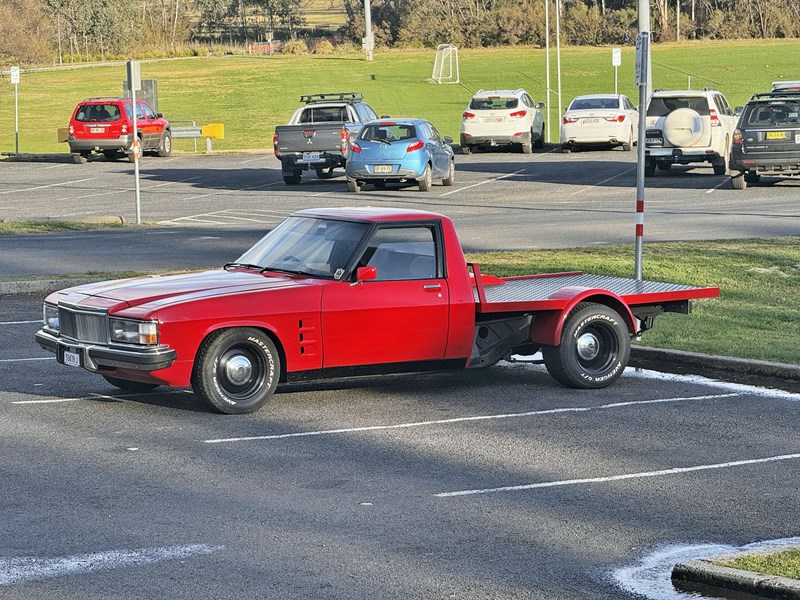 holden wb one tonner 992059 002