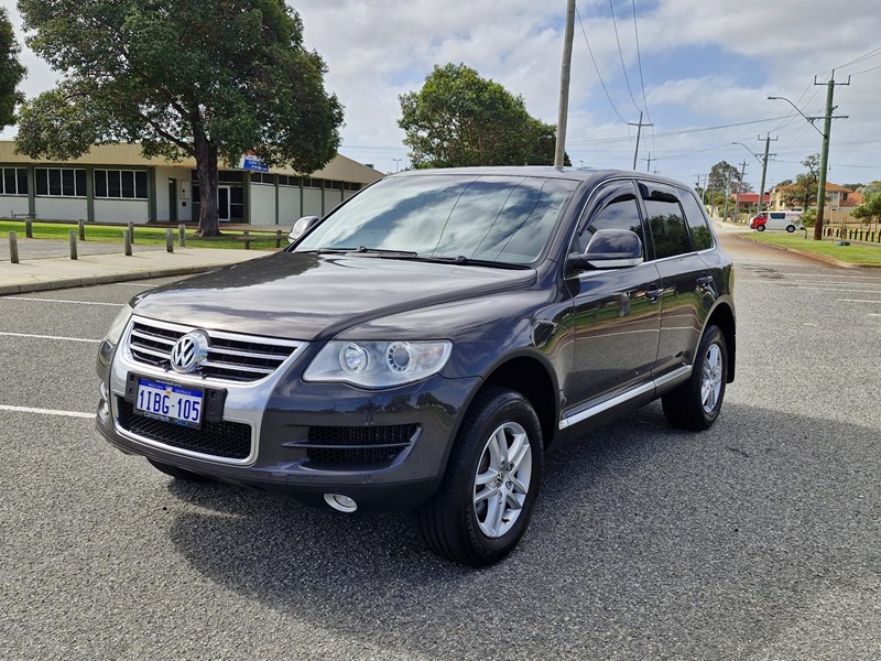 volkswagen touareg 991953 002