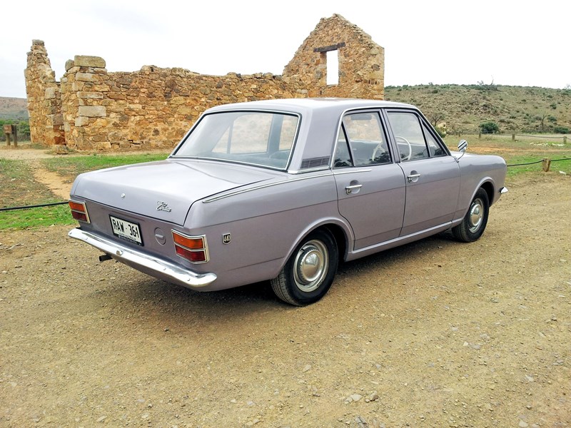 ford cortina 993240 004