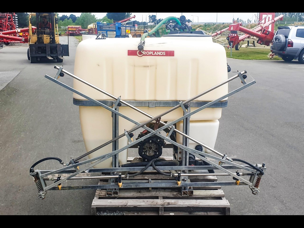 CROPLANDS 600 SPRAYER WITH 6M BOOM for sale