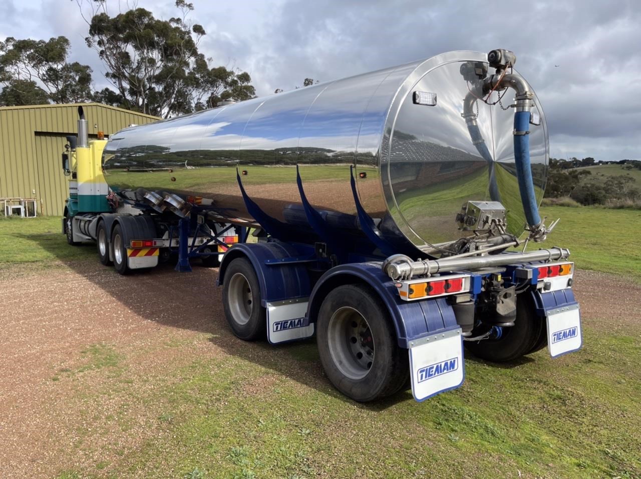 2016 BYFORD BOGIE STAINLESS STEEL MILK TANKER for sale