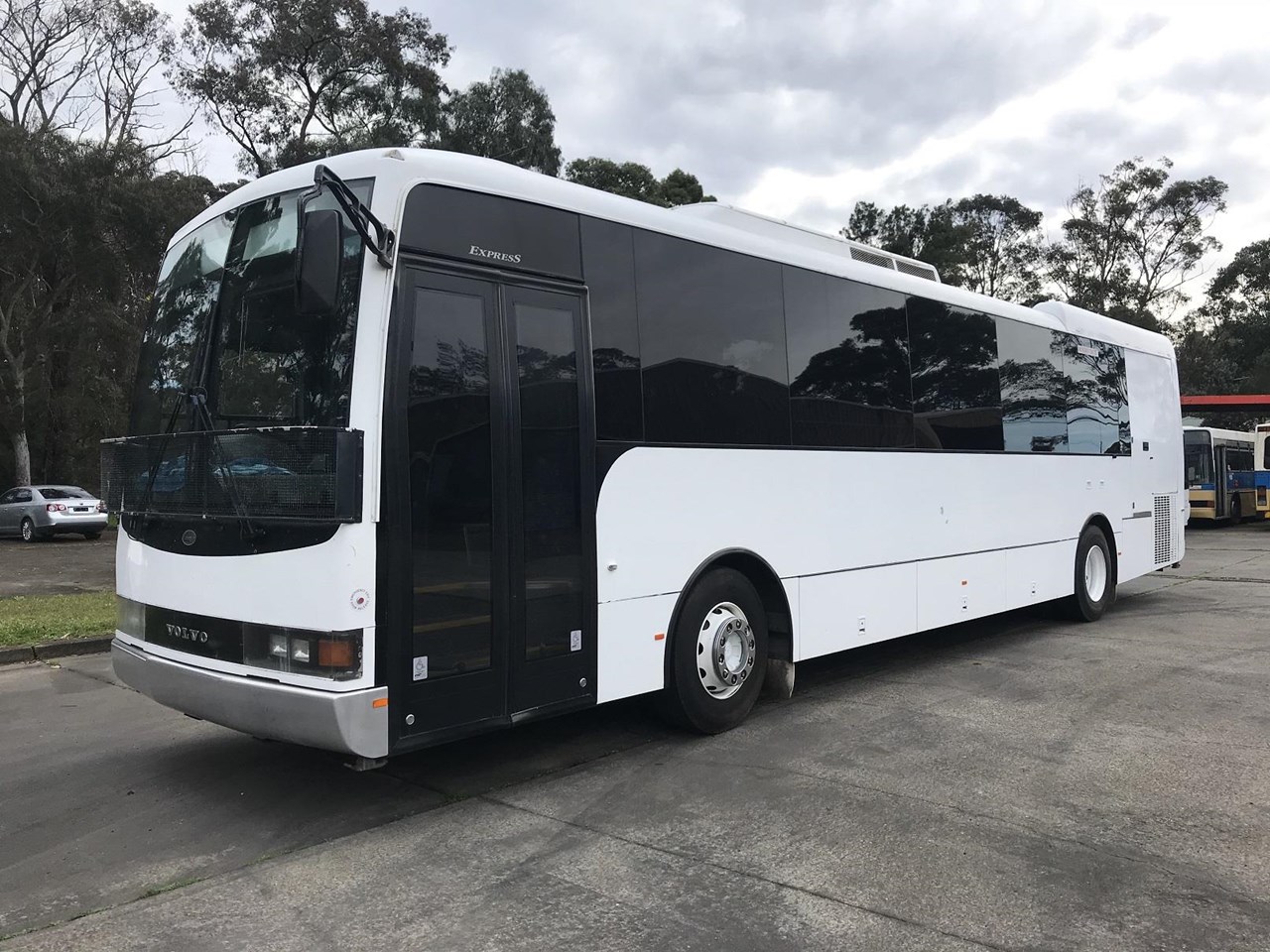 2004 VOLVO B7R BUS COMBO UNIT, 2004 MODEL For Sale