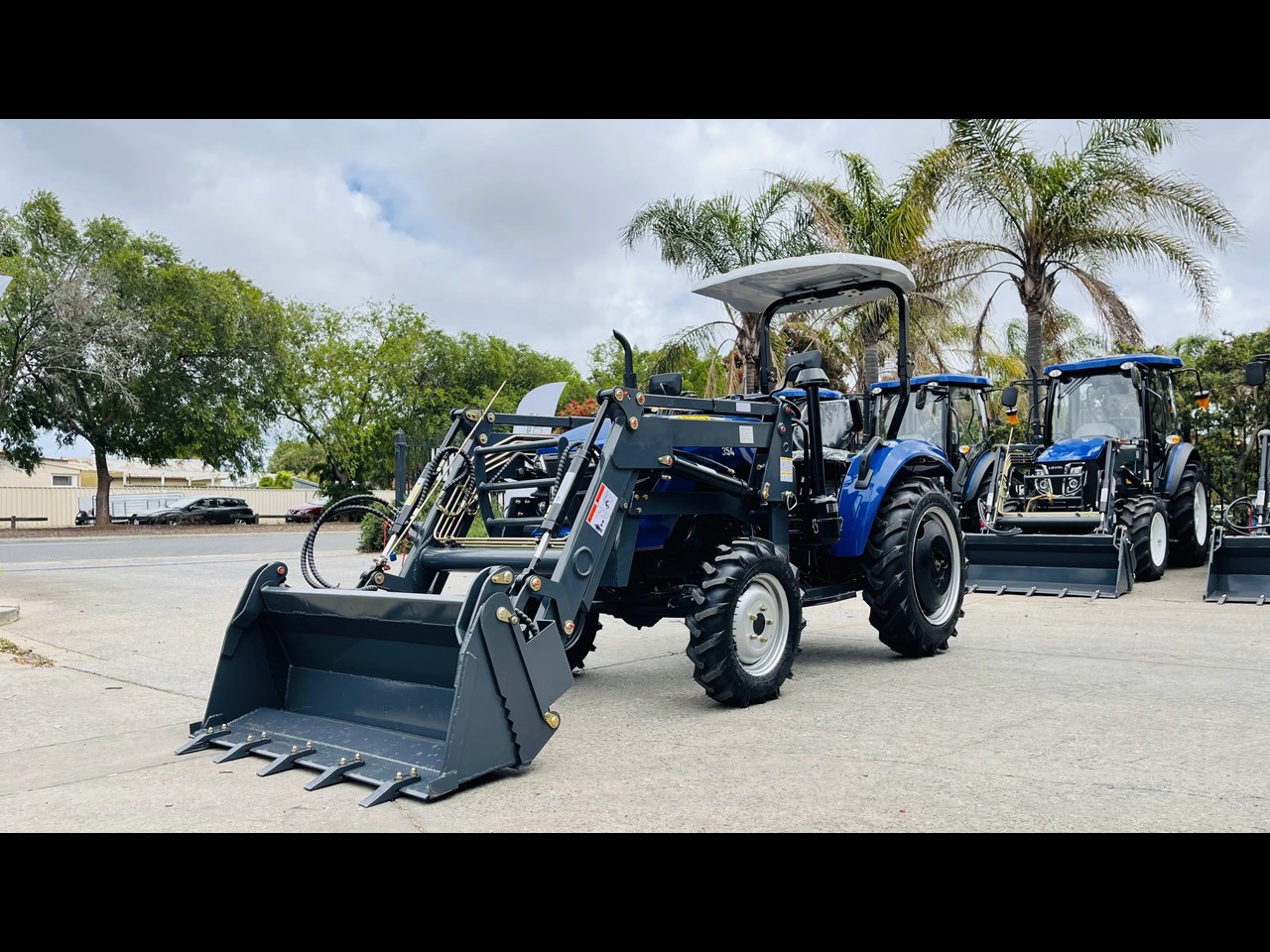 TRIDENT 35HP TRACTOR COMBO DEAL (FEL+ BACKHOE + SLASHER + FORKS