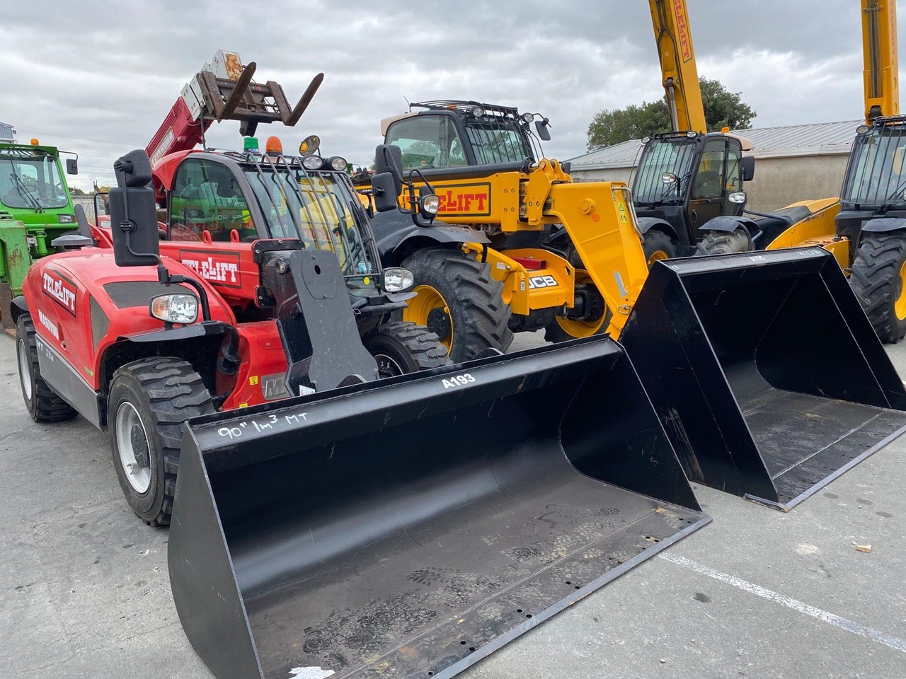 HEAVY DUTY LARGE TELEHANDLER BUCKETS for sale
