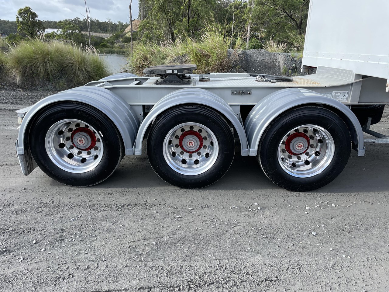 2014 MAXITRANS 10 PALLET TRIAXLE ATRAILER TAUTLINER for sale