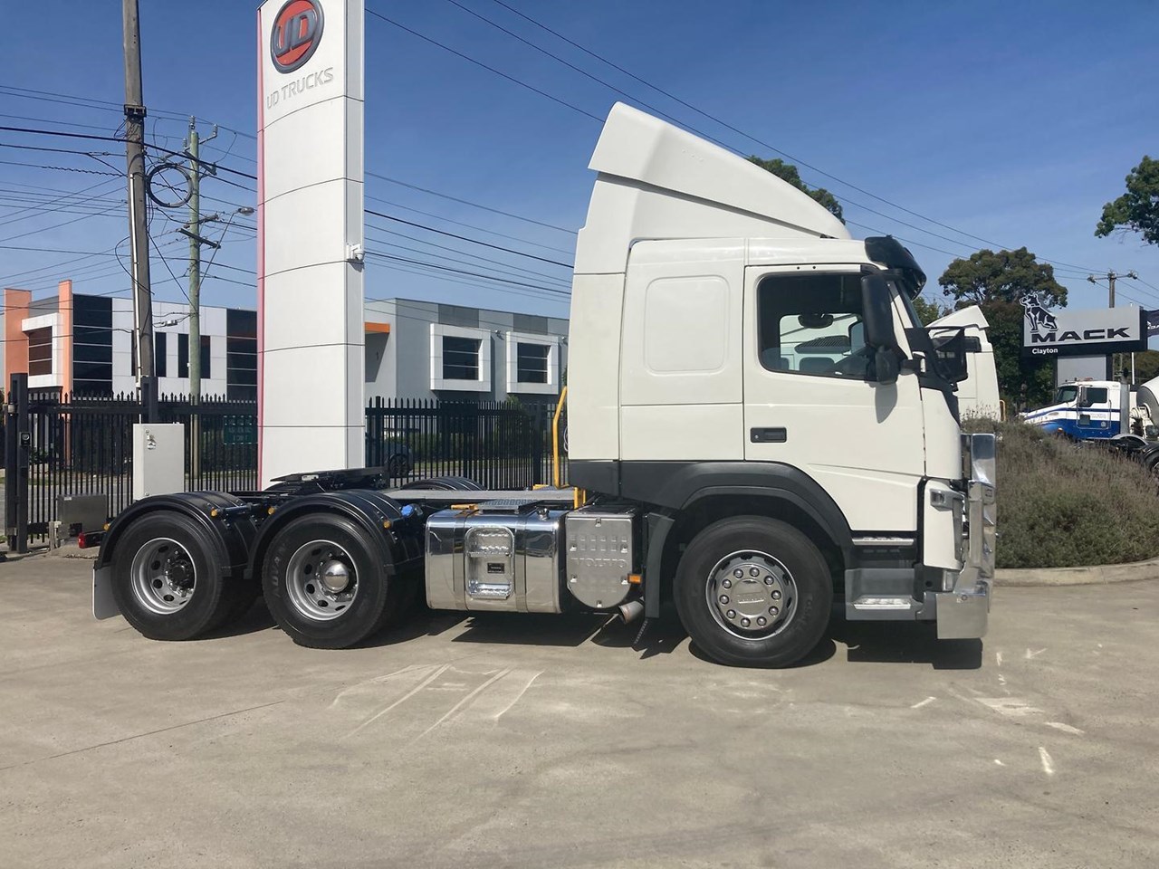 2017 VOLVO FM450 for sale