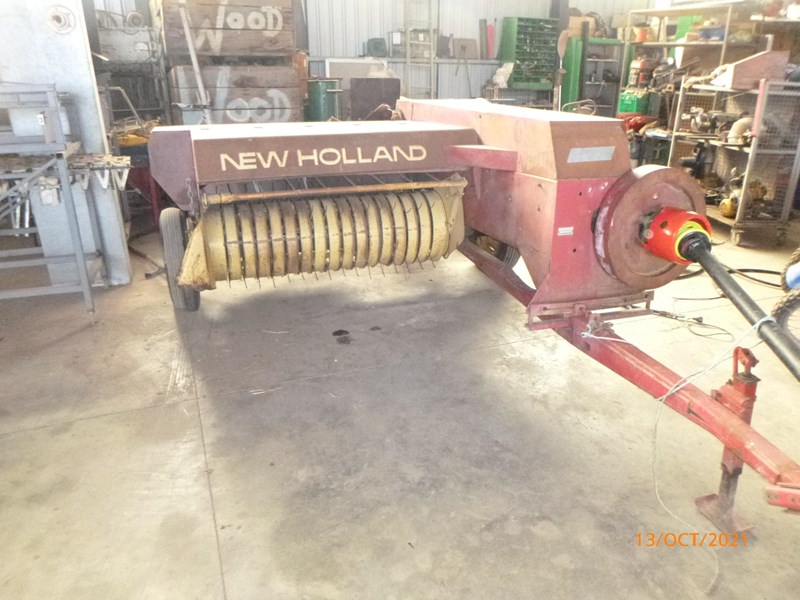NEW HOLLAND SMALL SQUARE BALER 275 for sale