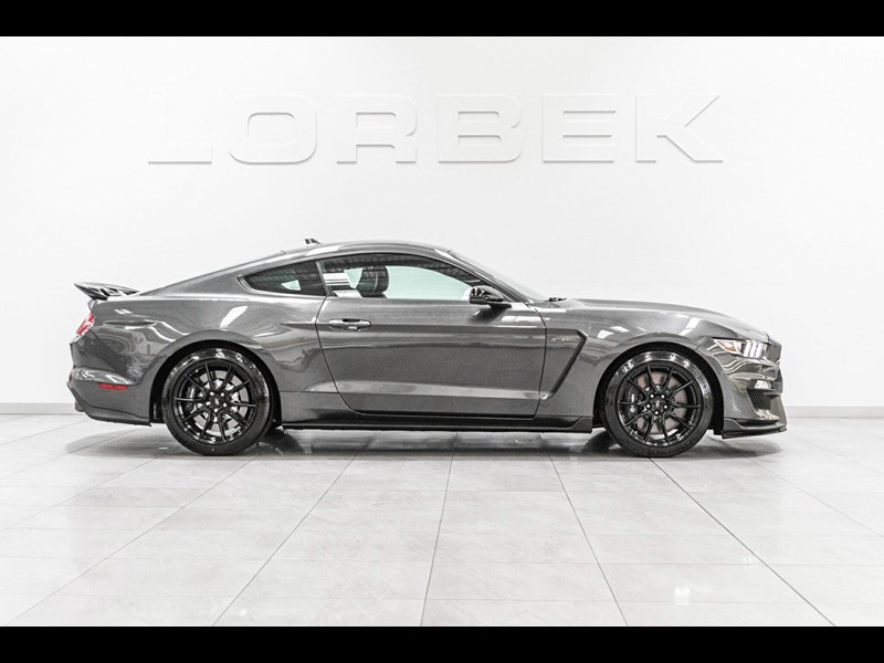 ford mustang 867323 015