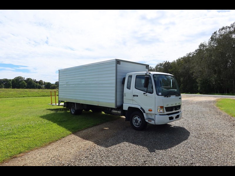 fuso fighter 1024 871465 015