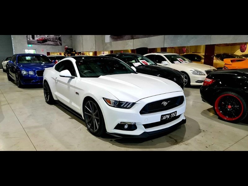 ford mustang 873966 003