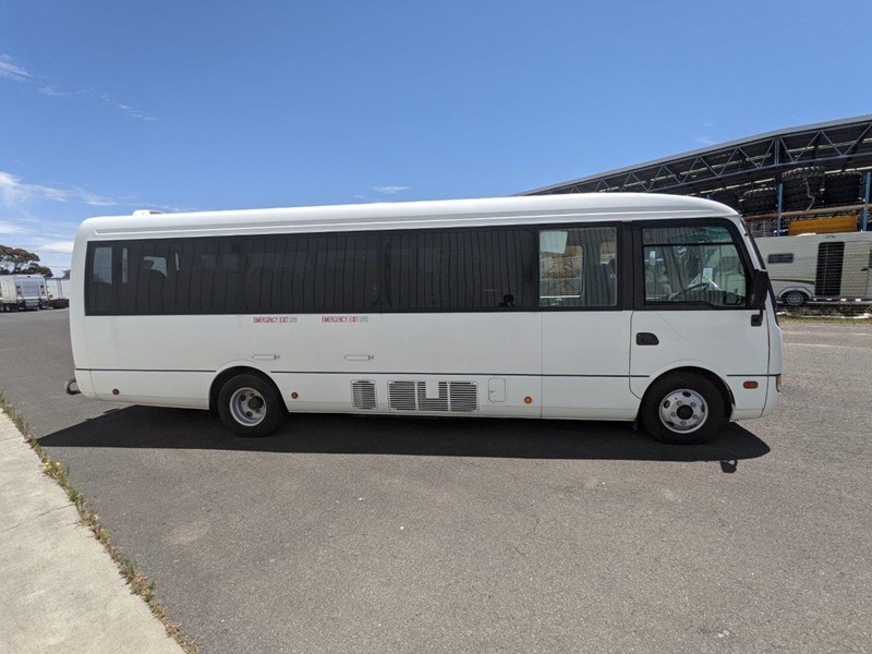 mitsubishi rosa deluxe 25 seat automatic bus 772592 029