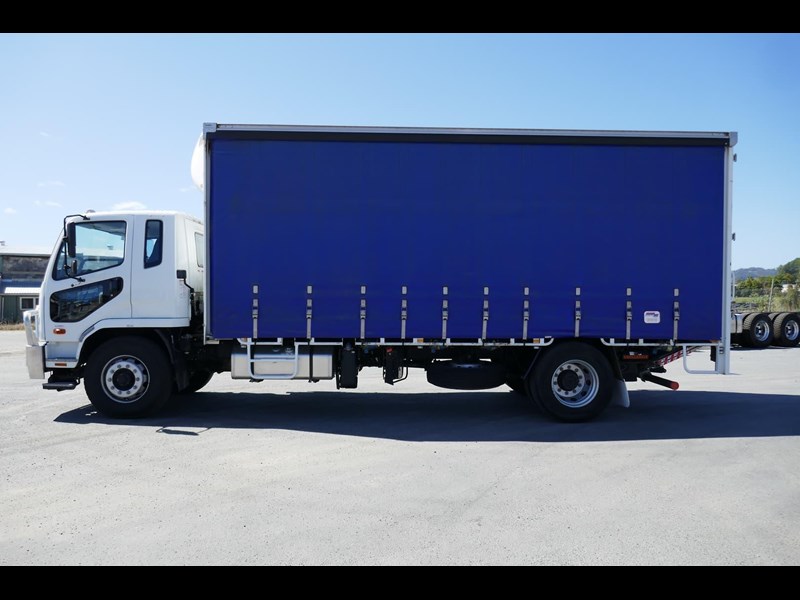 fuso fighter 860823 005