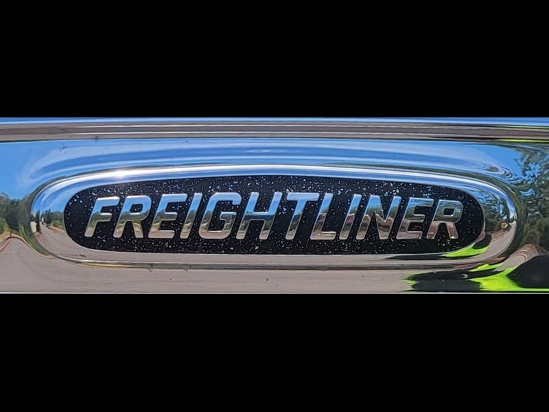 freightliner coronado 114 866968 027