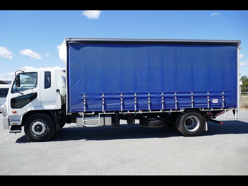 fuso fighter 861685 003