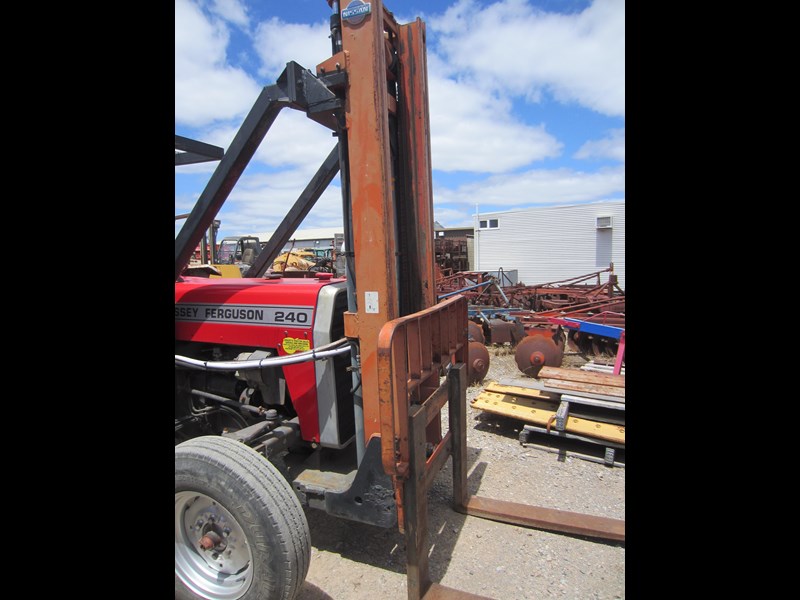 massey ferguson 240 tractor with front mount forklift 835976 019