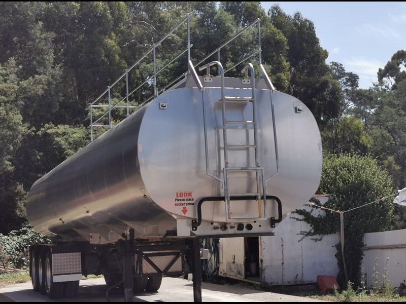 marshall lethlean insulated aluminium triaxle tanker 881574 005