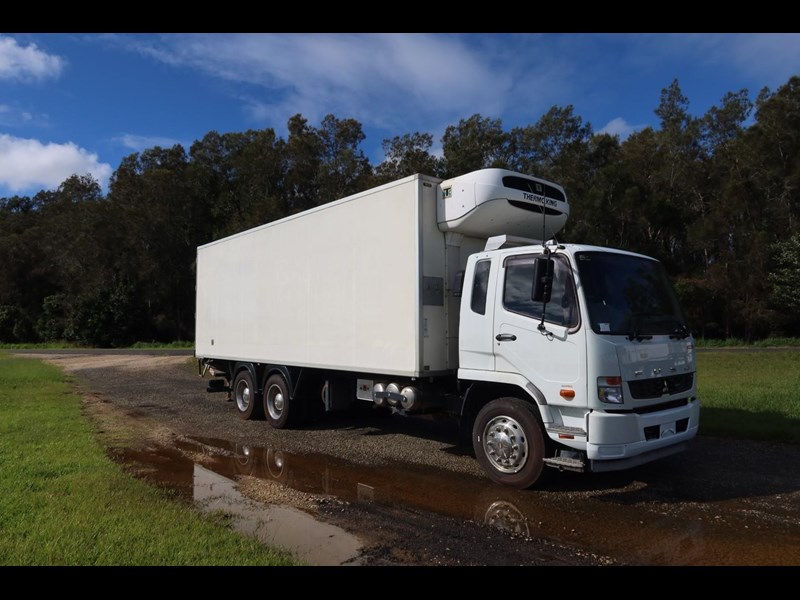 fuso fighter fn 2427 873067 003