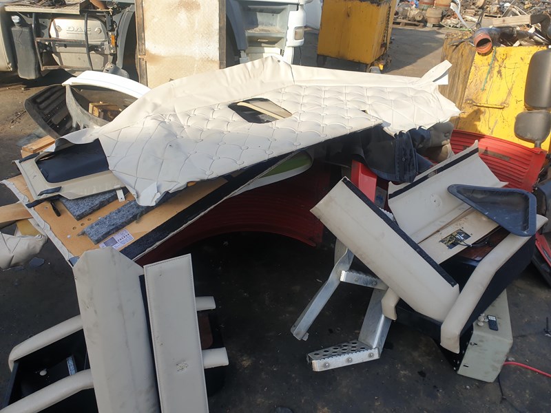 KENWORTH K200 INTERIOR ASSORTED PEICES CREAM IN COLOUR KENWORTH for sale