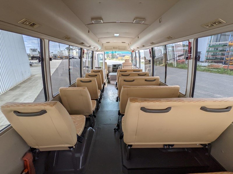 mitsubishi 25 seater bus 882679 015