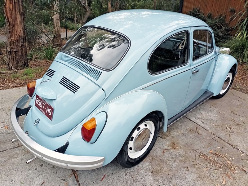 volkswagen beetle 891705 001