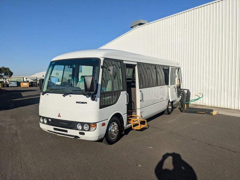 mitsubishi rosa 19 seater wheelchair bus 856858 031