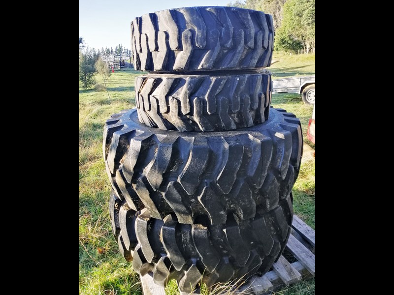 kubota wheels for a kubota l4400 tractor.  $2500. 892870 001