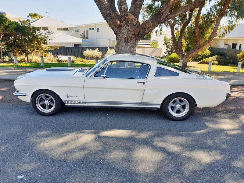 ford mustang 893885 007
