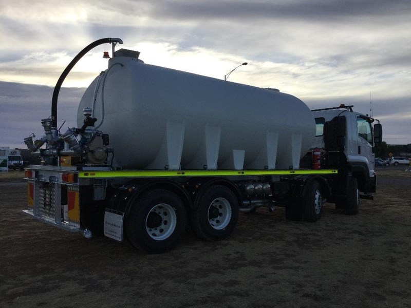 2022 NATIONAL WATER CARTS 18000L BAFFLED POLY CARTAGE TANK for sale