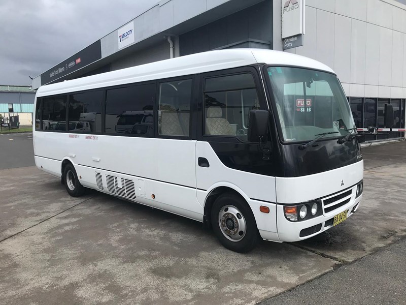 fuso special purpose wheel chair rosa deluxe bus 885867 001