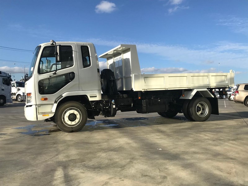 fuso fighter 892178 017