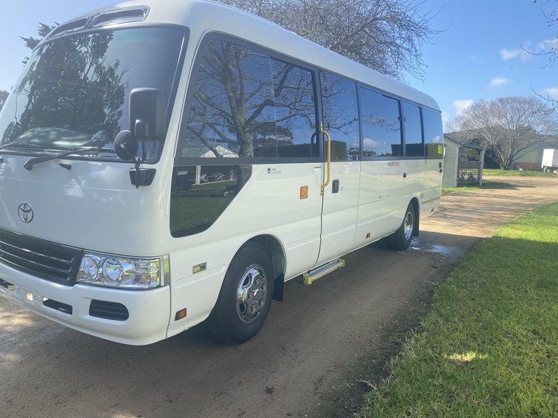 toyota coaster deluxe **automatic** 901951 003