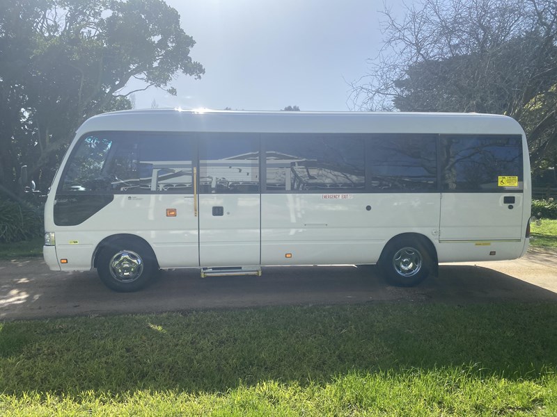 toyota coaster deluxe **automatic** 901951 001