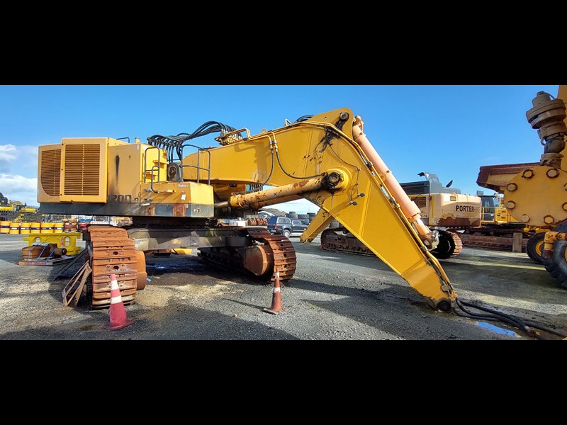 Hyundai r1200 9