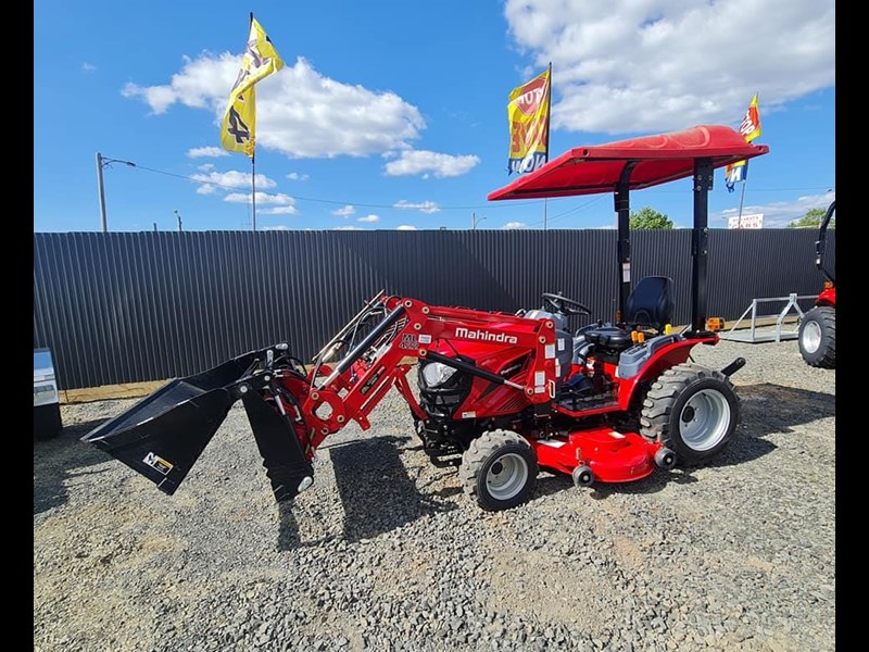 MAHINDRA EMAX 25 HST WITH FRONTEND LOADER AND CUTTING DECK for sale