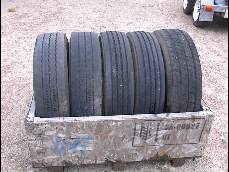 tyres mixed 215/75r 17.5 919643 001