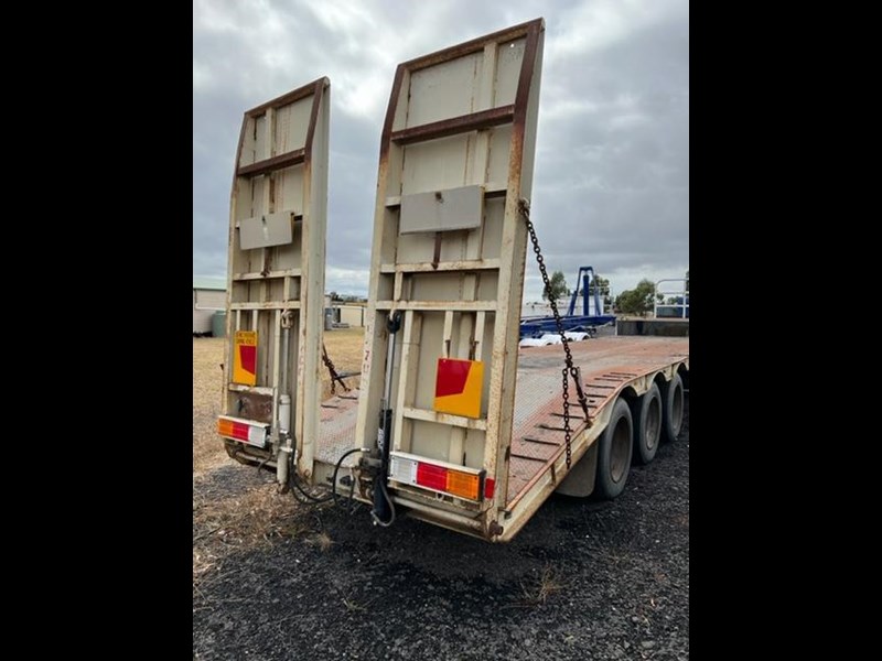 1999 AIR RIDE TRI LOW LOADER for sale