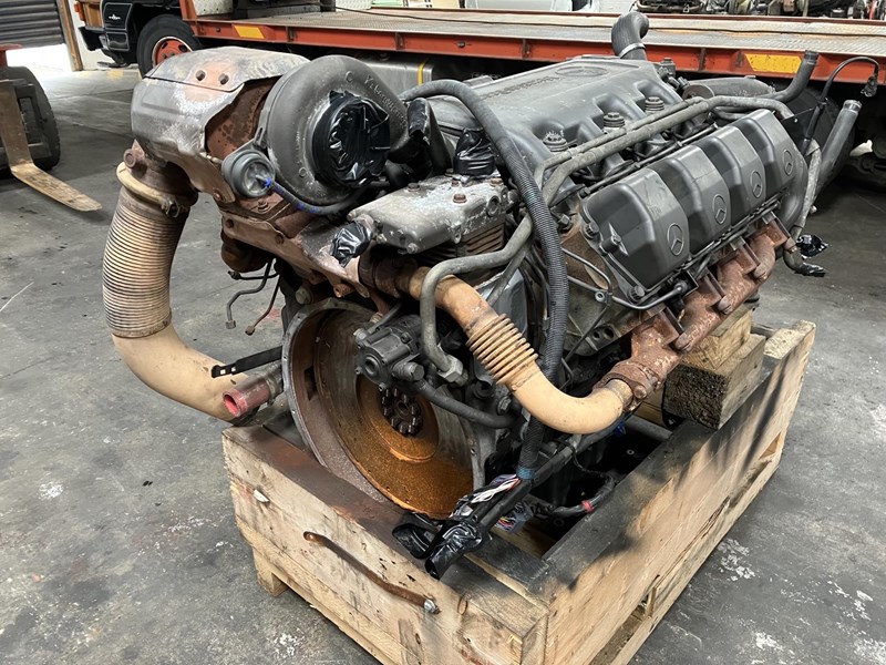 v8 600hp engine out of a 2013 mercedes actros 928169 001