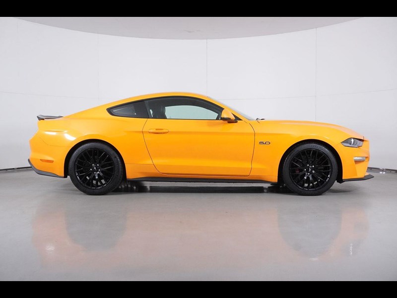 ford mustang gt 952544 015