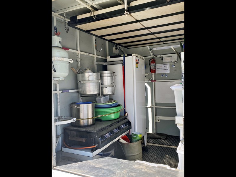 trailer catering 954672 011