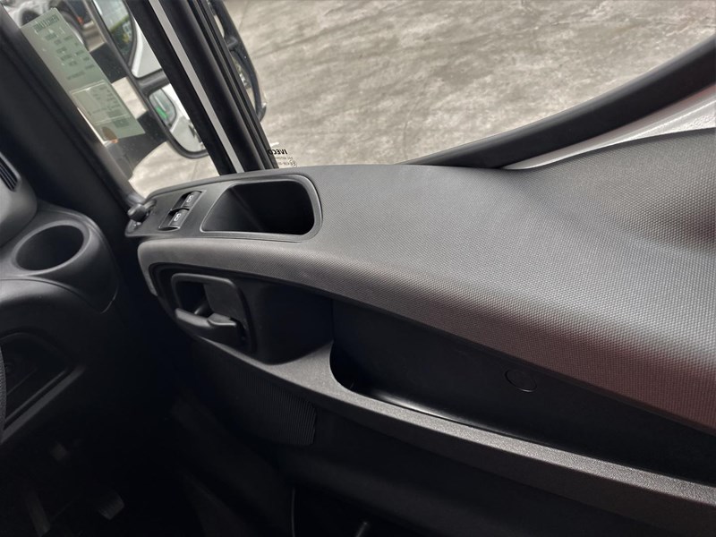 iveco daily 859073 037