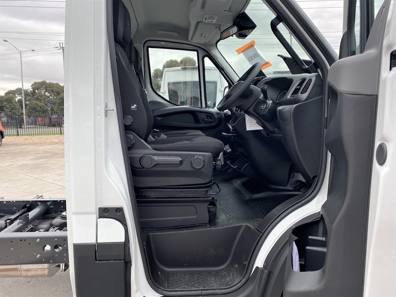 iveco daily 859073 011