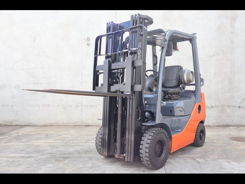 toyota 32-8fg18 957275 027