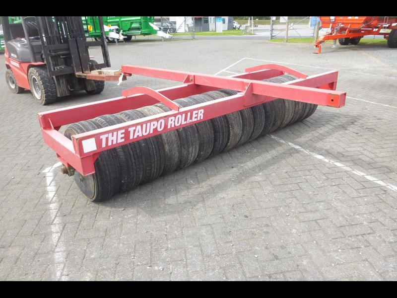 taupo 3m tyre roller 975072 003
