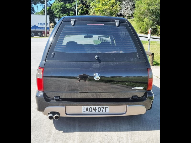 holden commodore ss 979978 009
