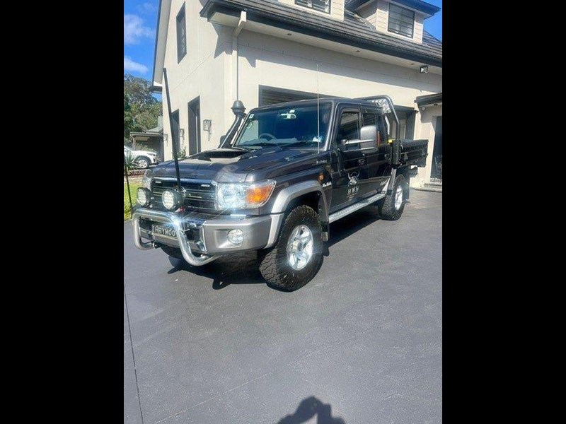 toyota landcruiser gxl 980229 001