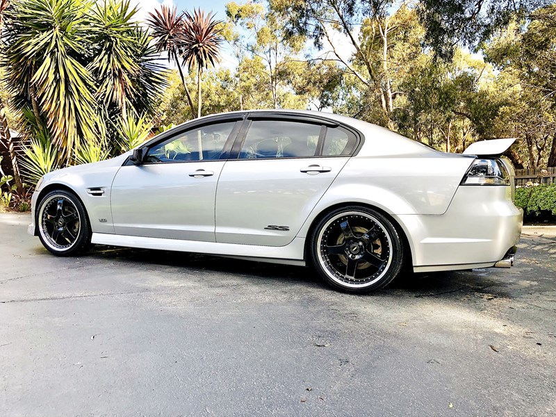 holden commodore ss 981232 001