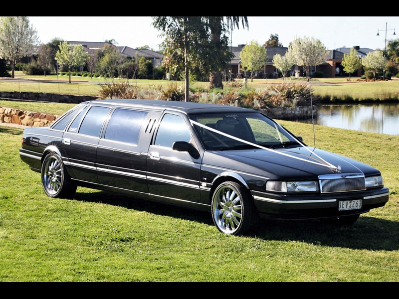 ford limousine 981436 023