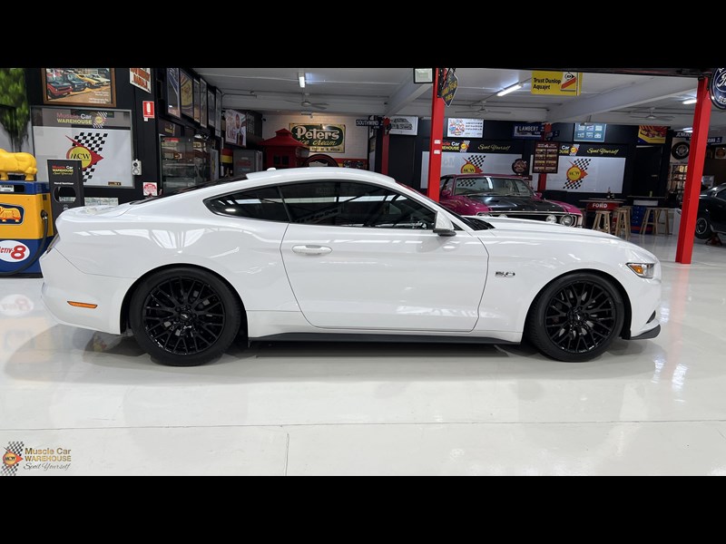 ford mustang 982848 003