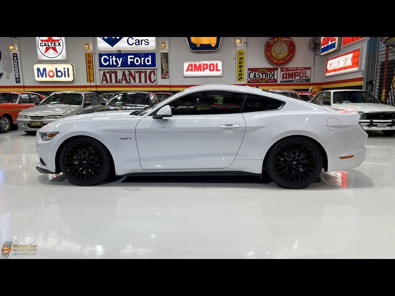ford mustang 982848 011